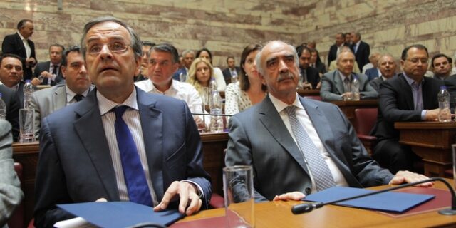 Οι λεπτές διαφοροποιήσεις Μεϊμαράκη – Σαμαρά απέναντι σε Τσίπρα – Βαρουφάκη