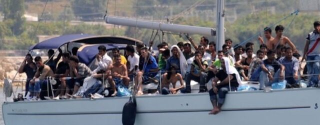 Στη Σητεία οι 190 μετανάστες που εντοπίστηκαν σε ακυβέρνητη λέμβο