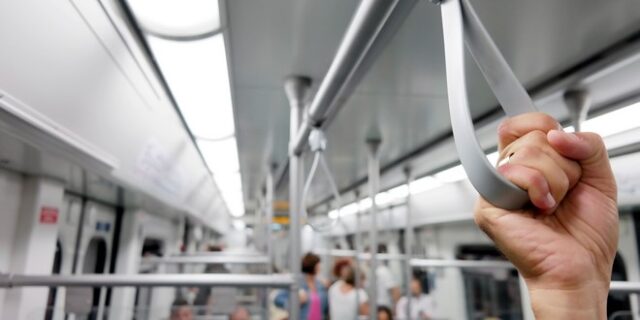 Εξαρθρώθηκε πολυμελής σπείρα που έκλεβε επιβάτες του Μετρό και του Ηλεκτρικού