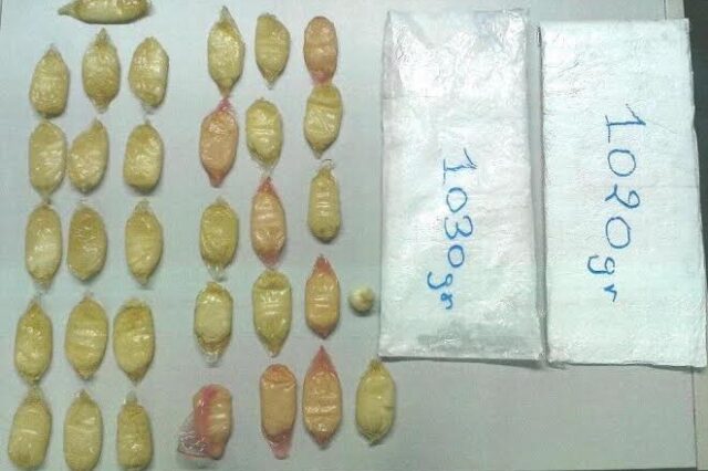 Υγρή κοκαΐνη μετέφερε Βραζιλιάνος με τελικό προορισμό τις ακριβές ‘πιάτσες’ της Μυκόνου