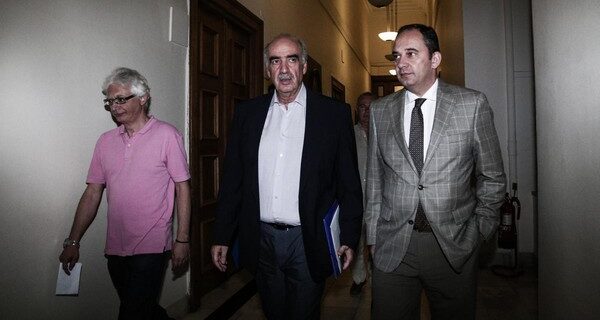 ΝΔ προς Τσίπρα: Άμεση υπογραφή συμφωνίας, επαναλειτουργία τραπεζών, διασφάλιση καταθέσεων