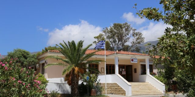 Φωτιά στη Λακωνία: Εκκενώθηκε το Κέντρο Υγείας Νεάπολης