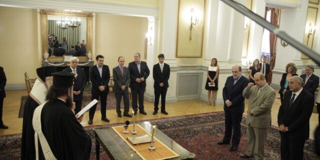 Ορκίστηκαν τα νέα μέλη της κυβέρνησης. Νέοι υπουργοί: Χρειάζεται εργώδης προσπάθεια και πολλή δουλειά