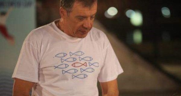 Tο Ποτάμι: Τ-shirt και παρεό για την ενίσχυση του κόμματος
