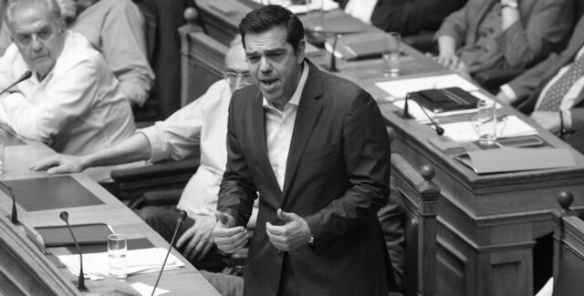 Κρίσιμες στιγμές για τη χώρα, καθαρές κουβέντες
