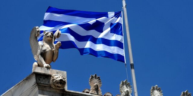 DW: Η Ελλάδα προσελκύει τους επενδυτές με ελκυστικούς νόμους