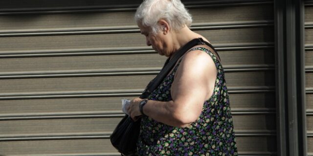 Συντάξεις: Μπλόκο στην έξοδο 80.000 δημοσίων και ένστολων