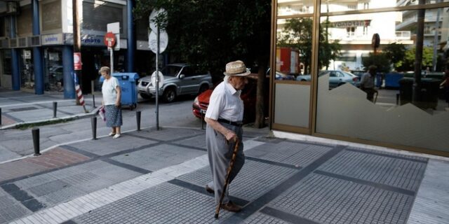 Δραματικές περικοπές στις συντάξεις αναπηρίας και θανάτου
