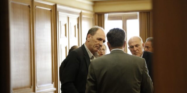 Σύσκεψη ΤτΕ: Χαλαρώνουν τα capital controls. Μέτρα διευκόλυνσης για το εξωτερικό εμπόριο