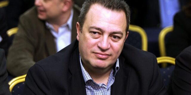 Καραμανλής, Βαρουφάκης, Μαρξ και Μέσι έκλεψαν την παράσταση σε συζήτηση για το μέλλον της κεντροδεξιάς!