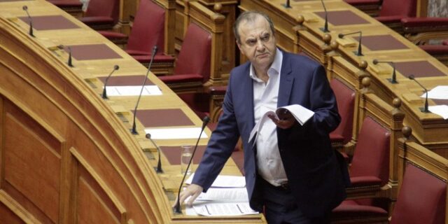 Το νομοσχέδιο για το Ασφαλιστικό υπό ενδεχόμενη παραίτηση Στρατούλη
