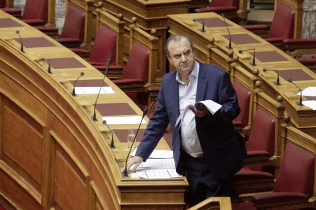 Το νομοσχέδιο για το Ασφαλιστικό υπό ενδεχόμενη παραίτηση Στρατούλη