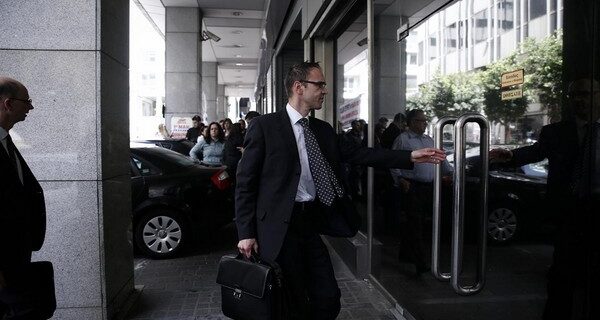 Χωρίς το ΔΝΤ έρχονται οι Θεσμοί. Με τον Χουλιαράκη θα διαπραγματεύονται