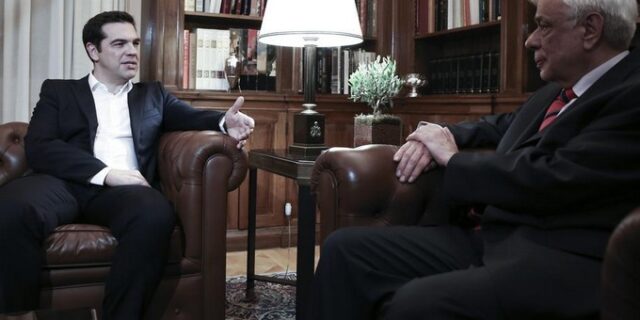 Τσίπρας σε Παυλόπουλο: Κινούμαστε στην εθνική γραμμή που έχουμε χαράξει