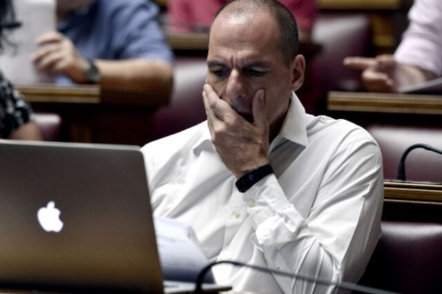 Βαρουφάκης: Επεξεργαζόμασταν στη θεωρία ένα ενδεχόμενο GREXIT
