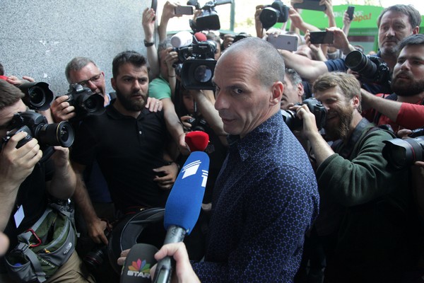 Βαρουφάκης: Δεν φέρω καμία ευθύνη, οι θεσμοί μάς κακομεταχειρίστηκαν. Είμαι έτοιμος να επιστρέψω