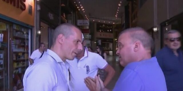 Έμπορος σε Βαρουφάκη on camera: Μας γονατίσατε