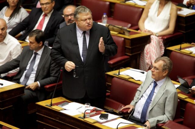Έντονη λεκτική αντιπαράθεση Βούτση-Βενιζέλου στη Βουλή