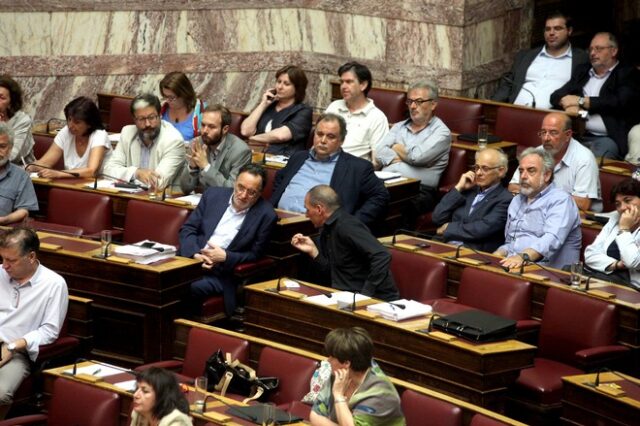 ΝΔ: Μπερδεμένα καλώδια οι βουλευτές του ΣΥΡΙΖΑ