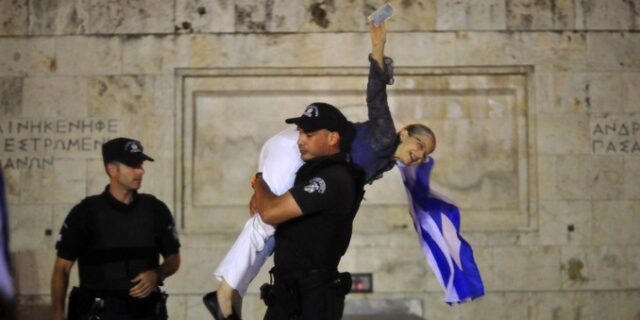 Πανηγυρίζοντας το “όχι”