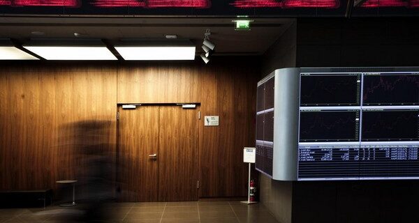 Σε επίπεδα 1989 το Χρηματιστήριο. Νέα χαμηλά 26 και πλέον ετών