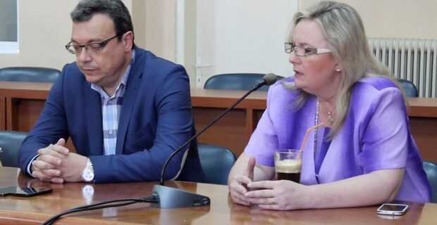 Ξουλίδου: Ο στρατός μπορεί να παράξει και να τροφοδοτήσει την αγορά με φάρμακα