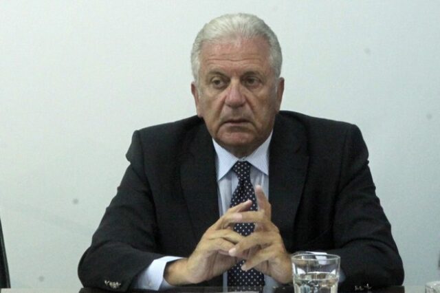 Αβραμόπουλος: Να μην γίνει αντικείμενο εκμετάλλευσης από τους λαϊκιστές το θέμα των προσφύγων