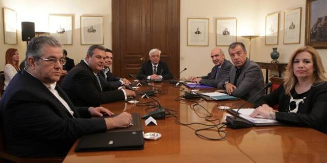 Όταν ο Τσίπρας διαβεβαίωνε Μεϊμαράκη και πολιτικούς αρχηγούς ότι δε θα αιφνιδίαζε με πρόωρες