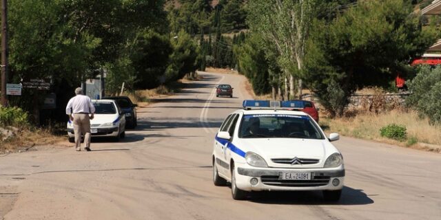 Κινηματογραφική ληστεία στον Ασπρόπυργο: Έριξαν τον φράχτη φάρμας με αυτοκίνητα και εισέβαλαν στο σπίτι
