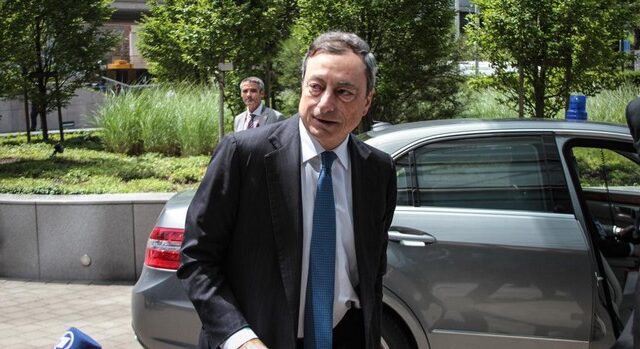 Ποσοτική χαλάρωση και για την Ελλάδα δείχνει ο Ντράγκι