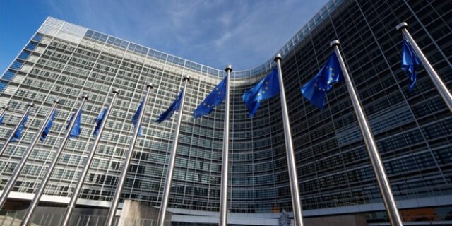 EFSM: Νομικά εξασφαλισμένα τα ευρωπαϊκά κράτη εκτός ευρώ έναντι κινδύνων από το δάνειο – γέφυρα στην Ελλάδα