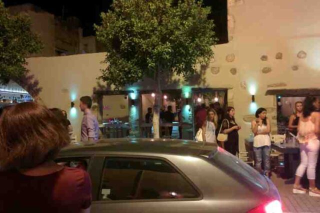 Μπήκε σε καφετέρια και τον πυροβόλησε εξ’ επαφής μπροστά σε δεκάδες πελάτες