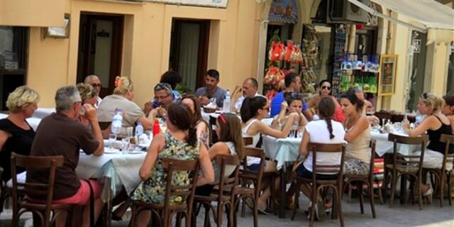 Λύθηκε ο γρίφος του ΦΠΑ: Στον μειωμένο συντελεστή 13% όλα τα κρεατικά