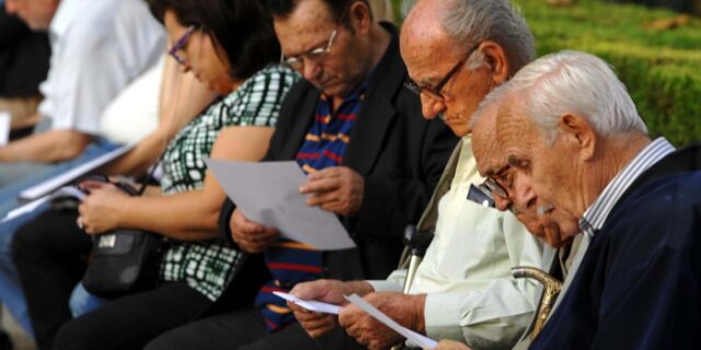 Συντάξεις: Εργασία μέχρι τελικής πτώσεως. Ποιοι θα δουλεύουν για επιπλέον 17 χρόνια