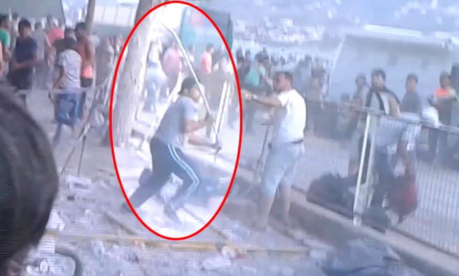 Βίντεο: Συμπλοκές με σιδερόβεργες μεταξύ μεταναστών στο λιμάνι Μυτιλήνης