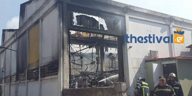 Φωτιά σε εργοστάσιο χρωμάτων στη Θεσσαλονίκη. Νεκρός ένας 40χρονος
