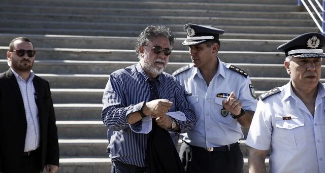 Πανούσης: Όταν φοβόμαστε λέμε “πού είναι η αστυνομία” και μετά φωνάζουμε “μπάτσοι, γουρούνια, δολοφόνοι”