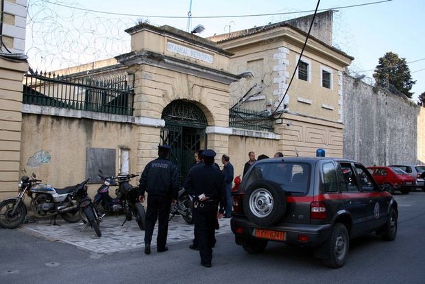 Απίστευτο! Ο σκύλος ενός πολίτη έβαλε τέλος στα σχέδια δεκάδων βαρυποινιτών να αποδράσουν από τις Φυλακές της Κέρκυρας