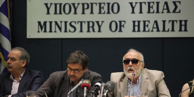 Ο γενικός γραμματέας του υπουργείου Υγείας ‘αδειάζει’ τον Κουρουμπλή για τα υποχρεωτικά τσεκ-απ