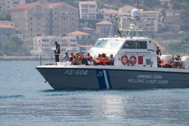 Αγνοούνται πέντε μετανάστες μετά από ανατροπή σκαφών