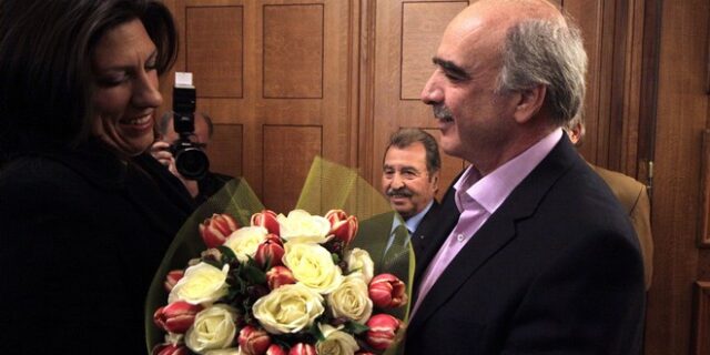 Γιατί ο Βαγγέλης εξακολουθεί να δίνει στη Ζωή λουλούδια