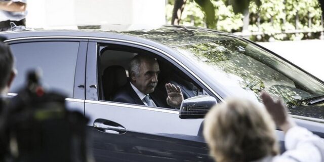 Ο Μεϊμαράκης επιστρέφει τη διερευνητική εντολή και χαράζει την προεκλογική στρατηγική της ΝΔ