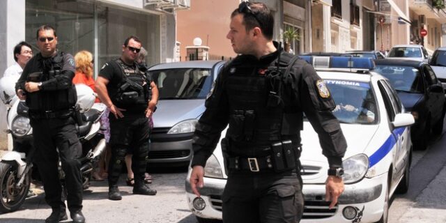 Πυροβόλησαν και λήστεψαν επιχειρηματία στο Μοσχάτο