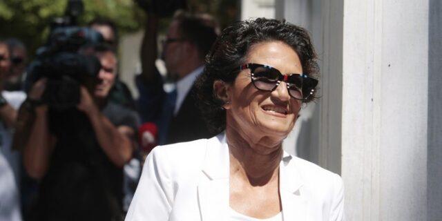 “Είμαστε ακόμα ζωντανοί”; ρώτησαν την Πρωτοψάλτη