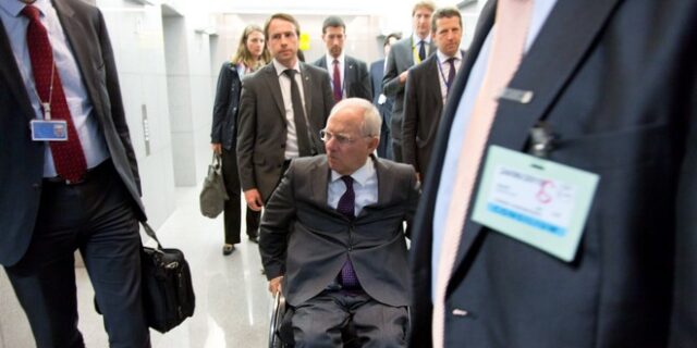 Μίνχαου: Σε ένα ομοσπονδιακό ευρωπαϊκό σύστημα, ο Σόιμπλε θα ήταν ο σερβιτόρος, όχι ο μάγειρας