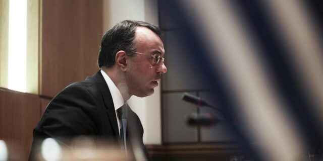 Την κυβέρνηση και τον πρωθυπουργό προσωπικά “δείχνει” η ΝΔ για την κατάρρευση του Χρηματιστηρίου