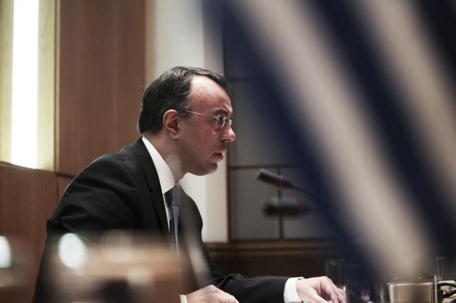 Την κυβέρνηση και τον πρωθυπουργό προσωπικά “δείχνει” η ΝΔ για την κατάρρευση του Χρηματιστηρίου