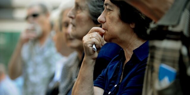 ‘Μαχαίρι’ στη βασική σύνταξη από την ύφεση