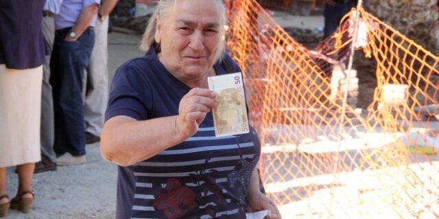 Νέες μειώσεις από τον Σεπτέμβριο και για τρεις μήνες στις συντάξεις