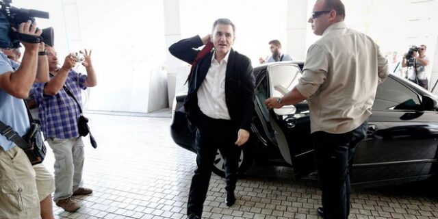 Τράπεζες και ΤΑΙΠΕΔ στη συνάντηση Τσακαλώτου-Θεσμών